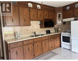 61 SEMENYN AVENUE - 3