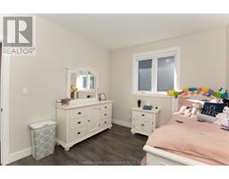 7 VENTURE CRESCENT - 16