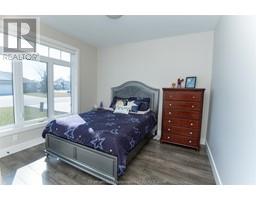 7 VENTURE CRESCENT - 17