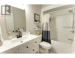 7 VENTURE CRESCENT - 19