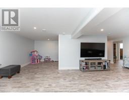 7 VENTURE CRESCENT - 22