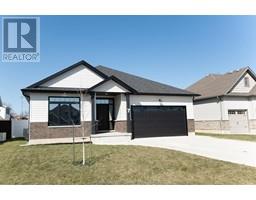 7 VENTURE CRESCENT - 34