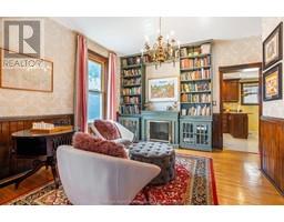 351 Wellington STREET West - 14