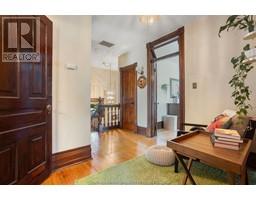 351 Wellington STREET West - 31