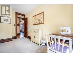 351 Wellington STREET West - 33