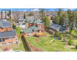 351 Wellington STREET West - 5