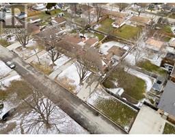 118 Burton AVENUE - 36