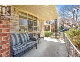 246 Tweedsmuir AVENUE West - 3