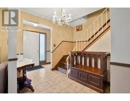 246 Tweedsmuir AVENUE West - 6