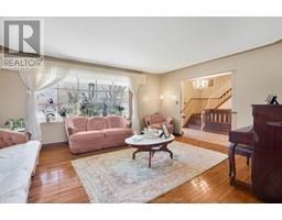 246 Tweedsmuir AVENUE West - 8