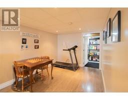 23 Peter STREET - 24