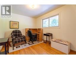71 ARDLEIGH DRIVE - 25
