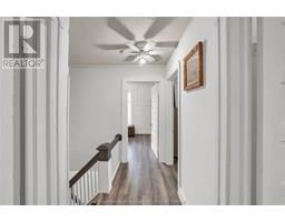 304 Queen STREET - 17