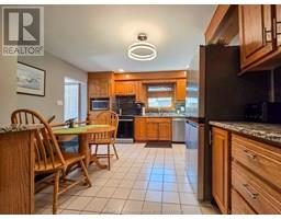 164 LLYDICAN AVENUE - 21
