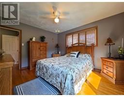 164 LLYDICAN AVENUE - 26