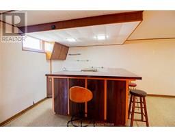 22142 CHARING CROSS ROAD - 25
