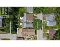 206 Adelaide STREET South - 3