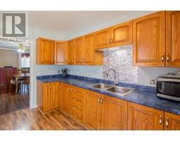 206 Adelaide STREET South - 9