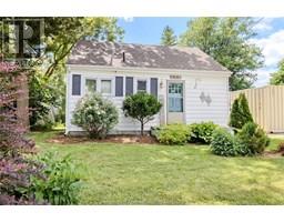 139 Davies STREET East - 2