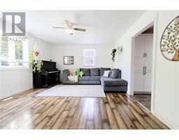 139 Davies STREET East - 24