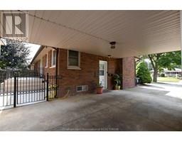 274 TWEEDSMUIR AVENUE East - 11