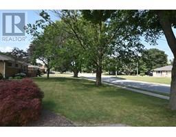 274 TWEEDSMUIR AVENUE East - 12
