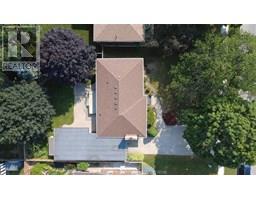 274 TWEEDSMUIR AVENUE East - 14