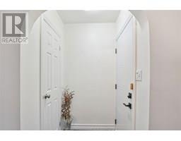 274 TWEEDSMUIR AVENUE East - 20
