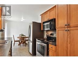 274 TWEEDSMUIR AVENUE East - 32