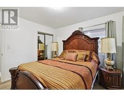274 TWEEDSMUIR AVENUE East - 38