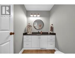 8 MOHAWK COURT - 26