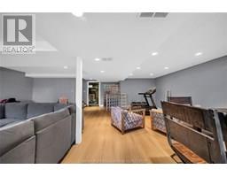 8 MOHAWK COURT - 43