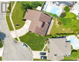 8 MOHAWK COURT - 47