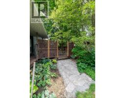 208 Trerice STREET East - 44