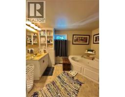 21 Albert AVENUE - 18