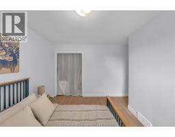 35 Peterborough DRIVE - 22