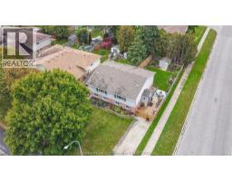 8 TIMOTHY CRESCENT - 14