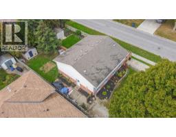 8 TIMOTHY CRESCENT - 17
