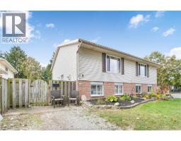 8 TIMOTHY CRESCENT - 2