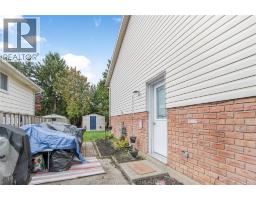8 TIMOTHY CRESCENT - 20