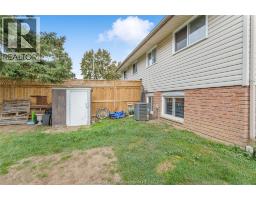 8 TIMOTHY CRESCENT - 22