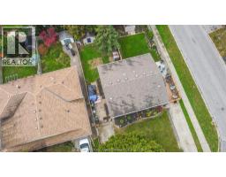8 TIMOTHY CRESCENT - 6
