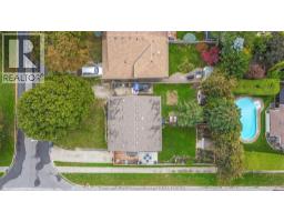 8 TIMOTHY CRESCENT - 8