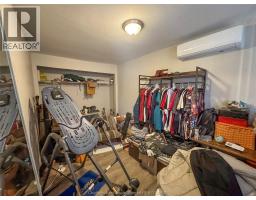 17 MCNAUGHTON AVENUE - 10