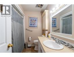 27 Hillcrest AVENUE - 30