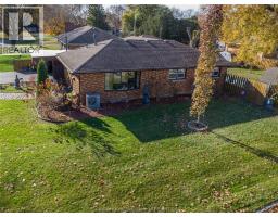 27 Hillcrest AVENUE - 33