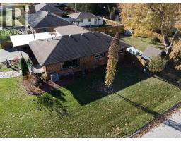 27 Hillcrest AVENUE - 34