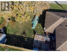 27 Hillcrest AVENUE - 35