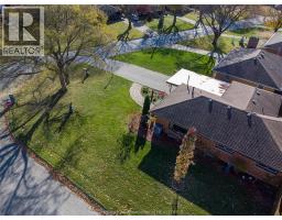 27 Hillcrest AVENUE - 36