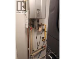 48 Regency DRIVE - 12